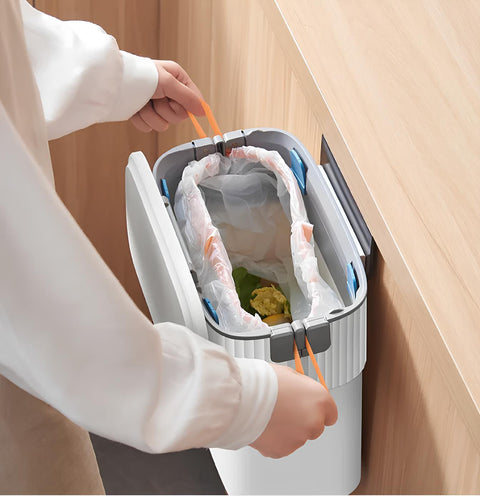 Hanging trash can