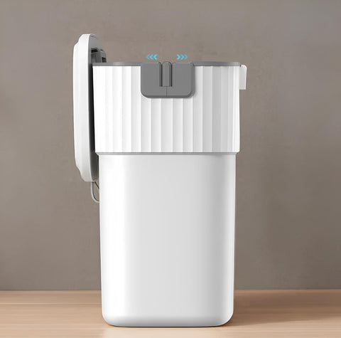 Hanging trash can