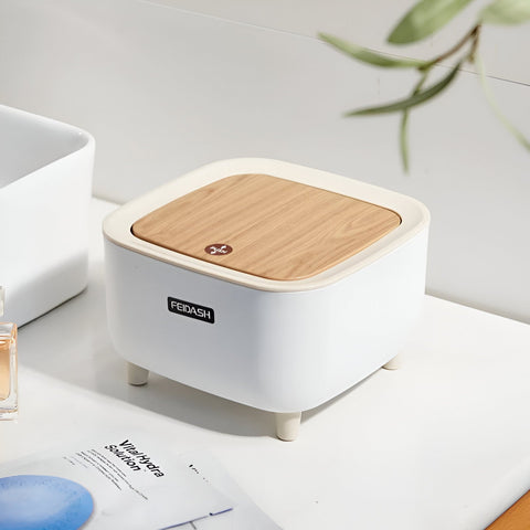 The universal tabletop container is square