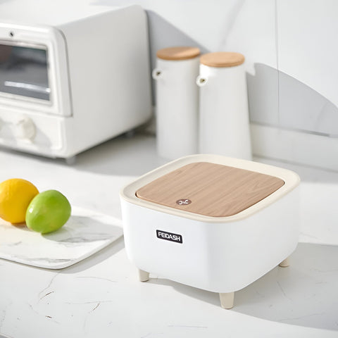 The universal tabletop container is square