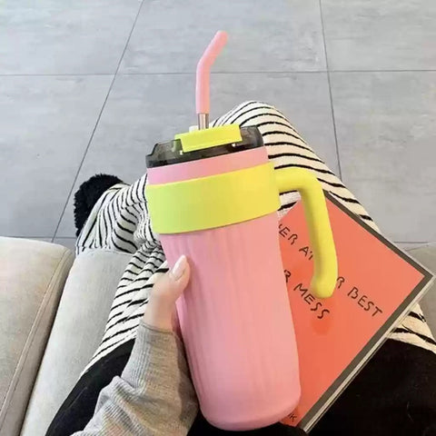 Thermos mug with straw
