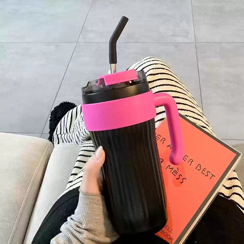 Thermos mug with straw