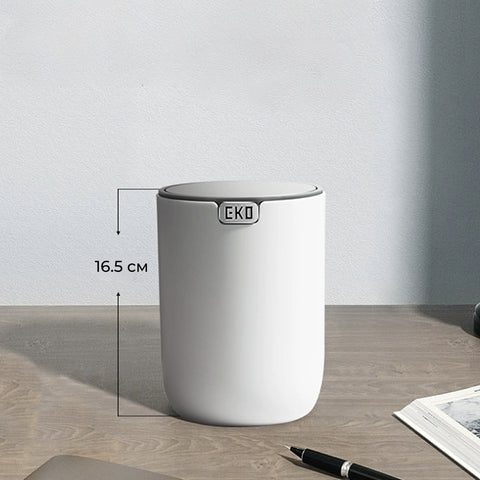 EKO 1.5 l trash can with a rotating lid
