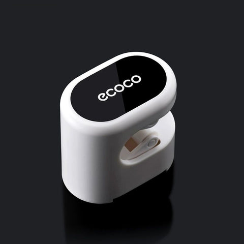 Ecoco wall-mounted mop holder