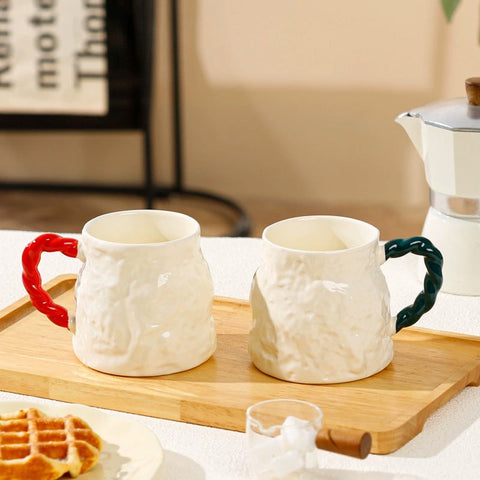 Ceramic cup with texture