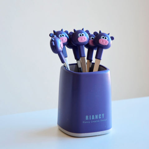 A set of fruit forks