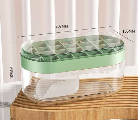 Innovative Plastic Container with Silicone Molds for Ice