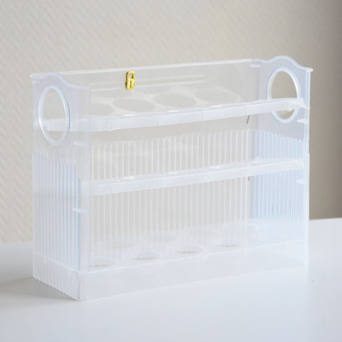 Container for storing eggs