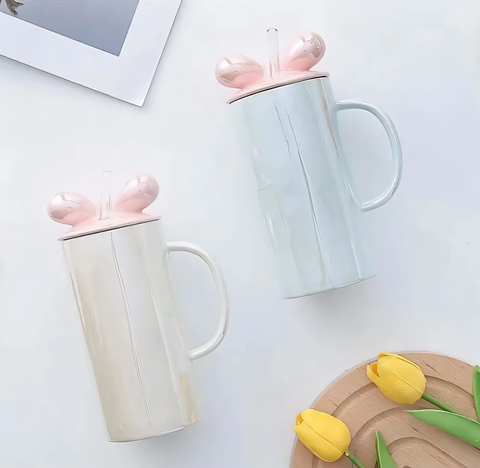Magic mugs with a bow-lid