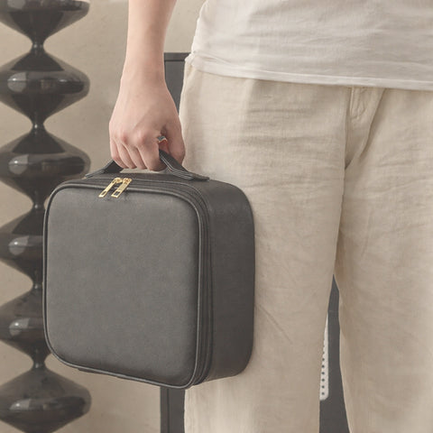 Косметичка з дзеркалом і LED-підсвіткою