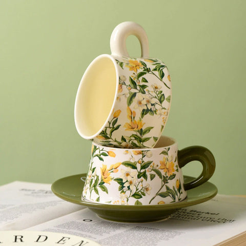 Ceramic cup with saucer in a blister pack