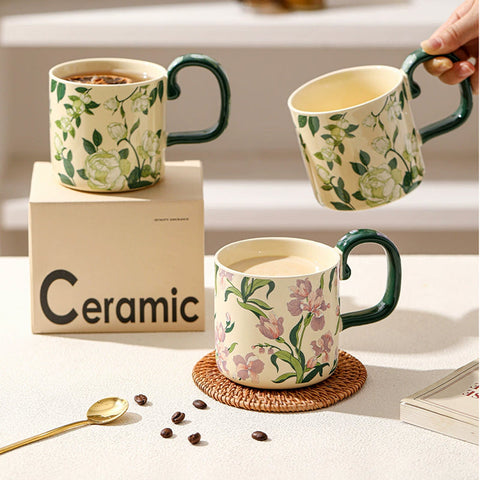 Ceramic cup with floral design 400 ml