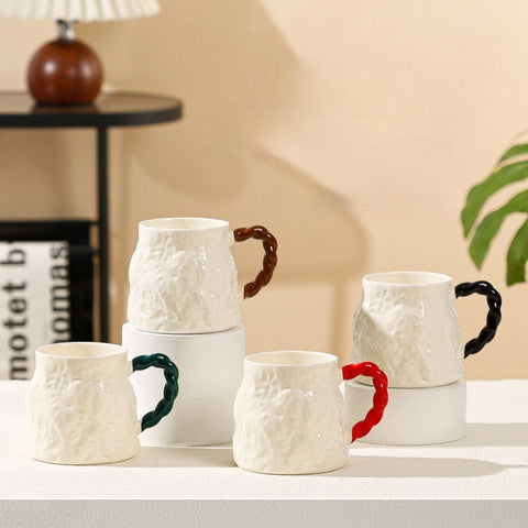 Ceramic cup with texture