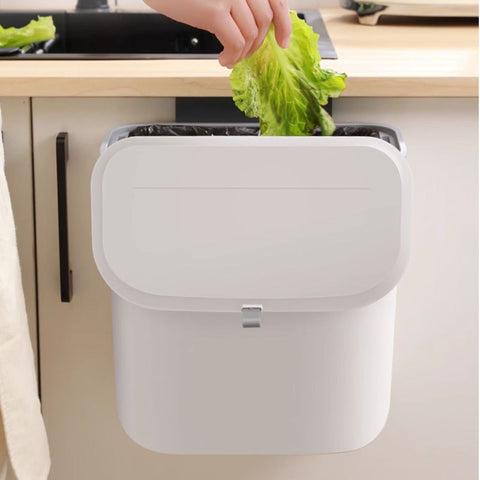 Hanging kitchen trash can