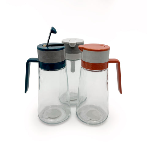 Set of Glass Containers for Liquids with Integrated Dispensers