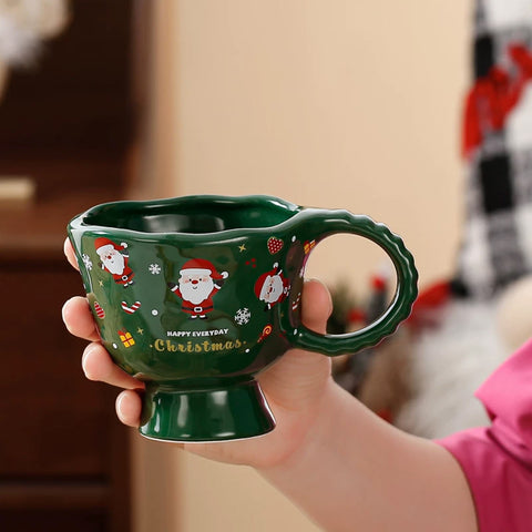 Новорічна кружка «Jolly» на ніжці з хвилястим вінцем