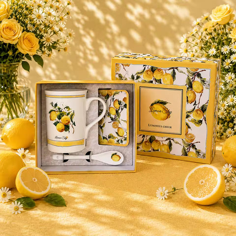 Чашка з ложкою «Lemon Sky» на святковому столі