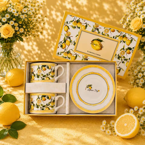 Набір чашок для чаю «Lemon Sky» на святковому столі