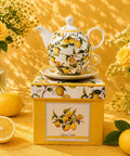 Чайник для заварювання «Lemon Sky» на святковому столі