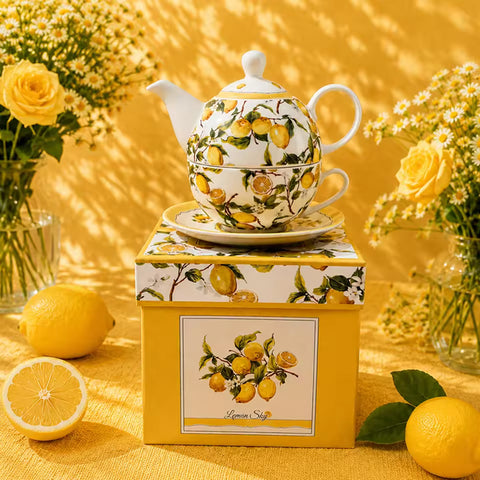 Чайник для заварювання «Lemon Sky» на святковому столі